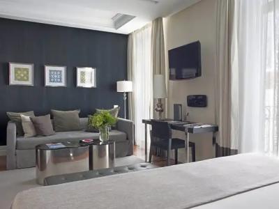 Único Madrid, Small Luxurys - 76
