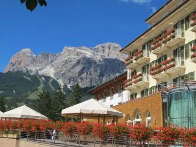Grand Savoia Cortina d'Ampezzo, A Radisson Collection