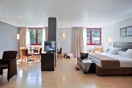Acta Arthotel - 2