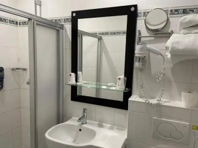 Hôtel Regina Opéra Grands Boulevards - 8