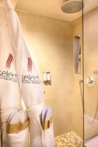 Select - 122