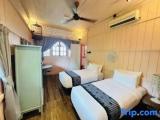 4 Bedrooms Suite with pool view