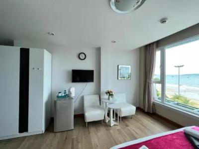 The Beach Front Resort, Pattaya - 142