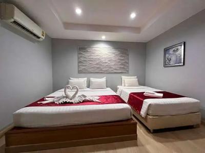 The Beach Front Resort, Pattaya - 24