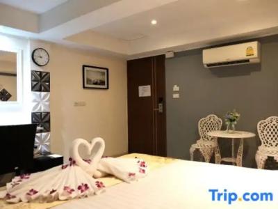 The Beach Front Resort, Pattaya - 49