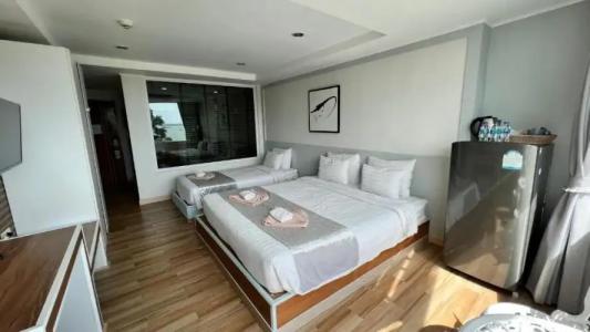 The Beach Front Resort, Pattaya - 79