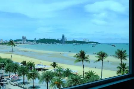 The Beach Front Resort, Pattaya - 68