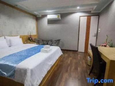 The Beach Front Resort, Pattaya - 40