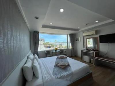 The Beach Front Resort, Pattaya - 122