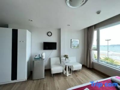 The Beach Front Resort, Pattaya - 205