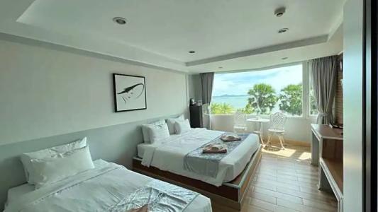 The Beach Front Resort, Pattaya - 53