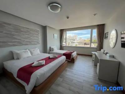 The Beach Front Resort, Pattaya - 159
