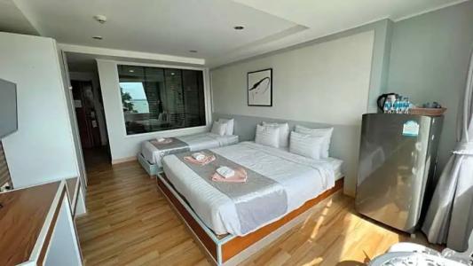 The Beach Front Resort, Pattaya - 56