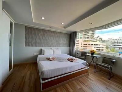 The Beach Front Resort, Pattaya - 103