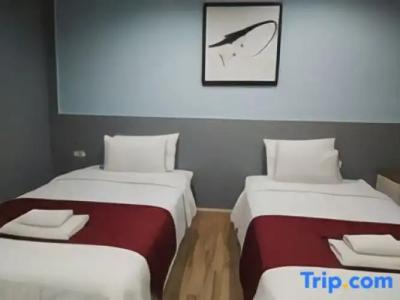 The Beach Front Resort, Pattaya - 48