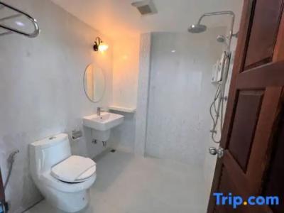 The Beach Front Resort, Pattaya - 164