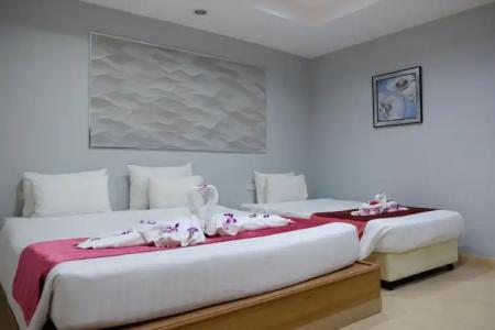 The Beach Front Resort, Pattaya - 61