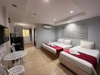 The Beach Front Resort, Pattaya - 62