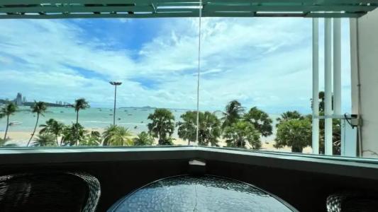The Beach Front Resort, Pattaya - 93
