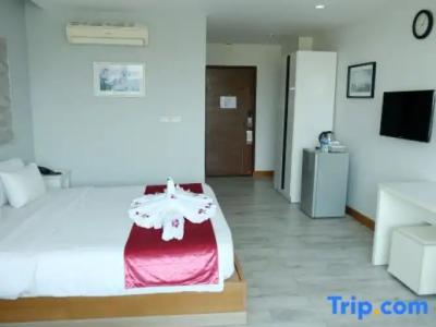 The Beach Front Resort, Pattaya - 156