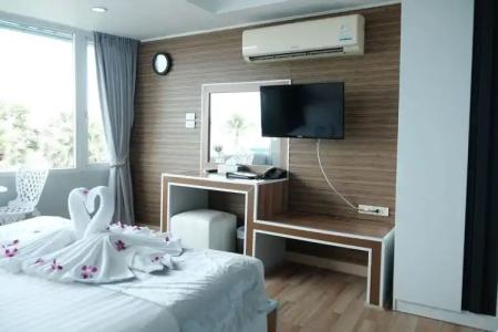 The Beach Front Resort, Pattaya - 135