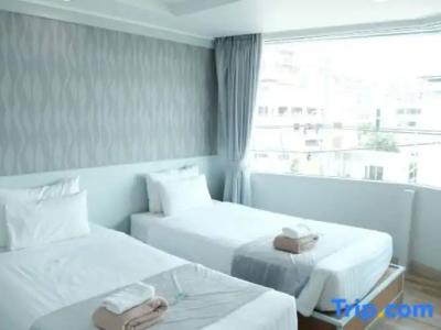 The Beach Front Resort, Pattaya - 184