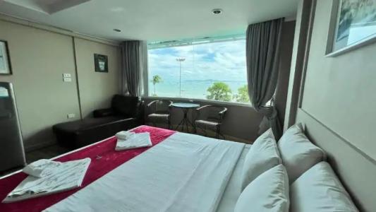 The Beach Front Resort, Pattaya - 94