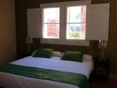 Medium Sitges 1883 - 2