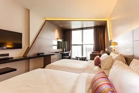 Hyatt Place Bangkok Sukhumvit 1 - 5