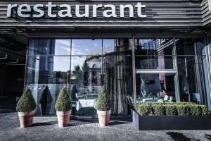 Hotel Blow Up Hall 5050