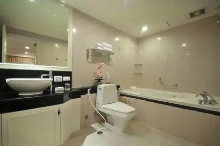 Centre Point Sukhumvit 10 - SHA Extra Plus - 174