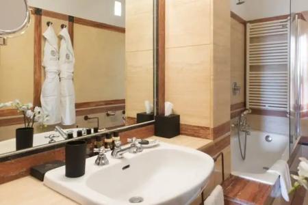 Castello di Velona - The Leadings of the World - 39