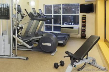 DoubleTree by Hilton Boston Bayside - 14