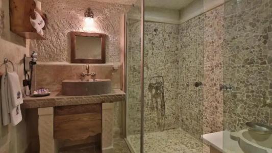 Phocas Cave Suites - 236