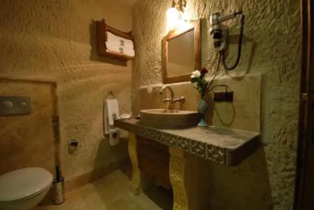 Phocas Cave Suites - 150