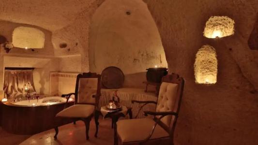 Phocas Cave Suites - 210