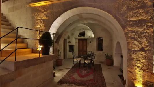Phocas Cave Suites - 201