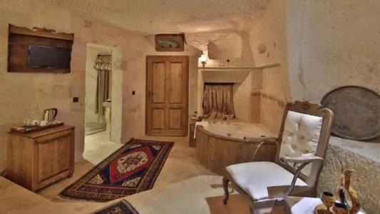Phocas Cave Suites - 200