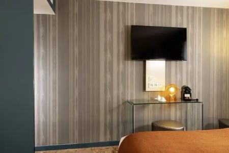 Le 7 Eiffel by Malone - 49