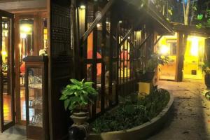 Ndol Streamside Thai Villas, Muaklek