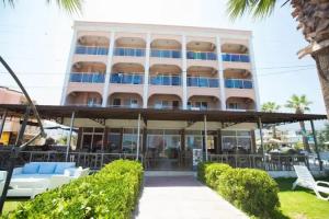 Holiday Hotel, Guzelcamli