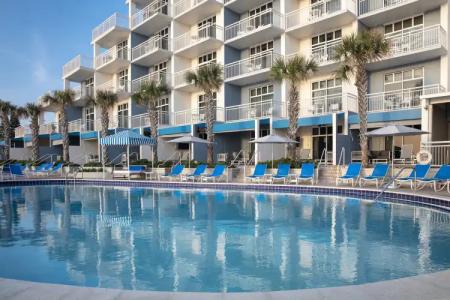 The Shores Resort & Spa - 7