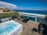 Royal Apartment with sea view