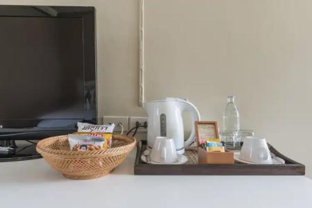 Feung Nakorn Balcony Rooms and Cafe - 3