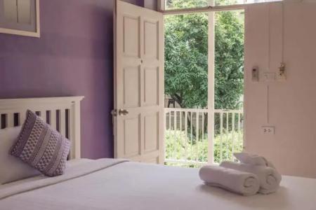 Feung Nakorn Balcony Rooms and Cafe - 40