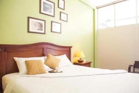 Feung Nakorn Balcony Rooms and Cafe - 48