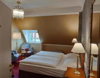 Erbprinzenpalais - 68