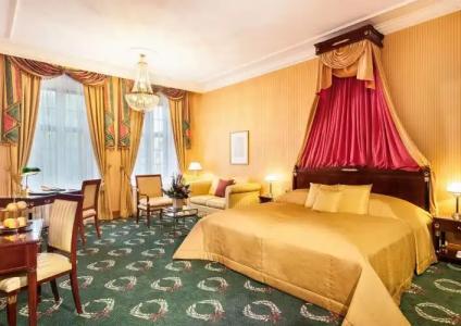 Best Western Premier Grand Russischer Hof - 73