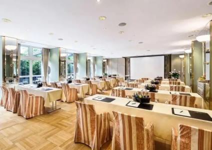 Best Western Premier Grand Russischer Hof - 31
