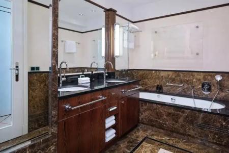 Elephant Weimar, Autograph Collection - 15